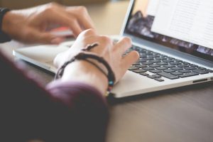 大连博迈科技发展有限公司何克江侵害技术秘密纠纷专利权权属纠纷二审民事裁定书