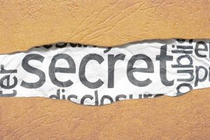 南京典度艺术品有限公司与李丹童超等侵害经营秘密纠纷一审民事裁定书